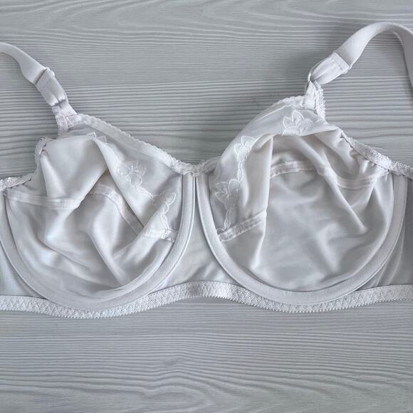Bali Womens Full Coverage Bra 40D Cream Unlined Underwire Mesh Adjustable Straps - Picture 3 of 6